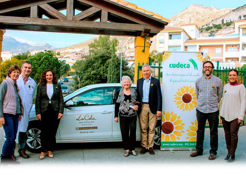 La Cala Resort entrega a Cudeca un vehículo asistencial patrocinado por el resort y los socios del club de golf